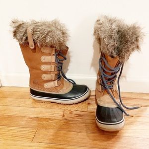 Sorel Women’s Joan of Arctic boots size 8.5